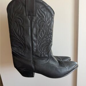Elegant Black Embroidered Heeled Boots